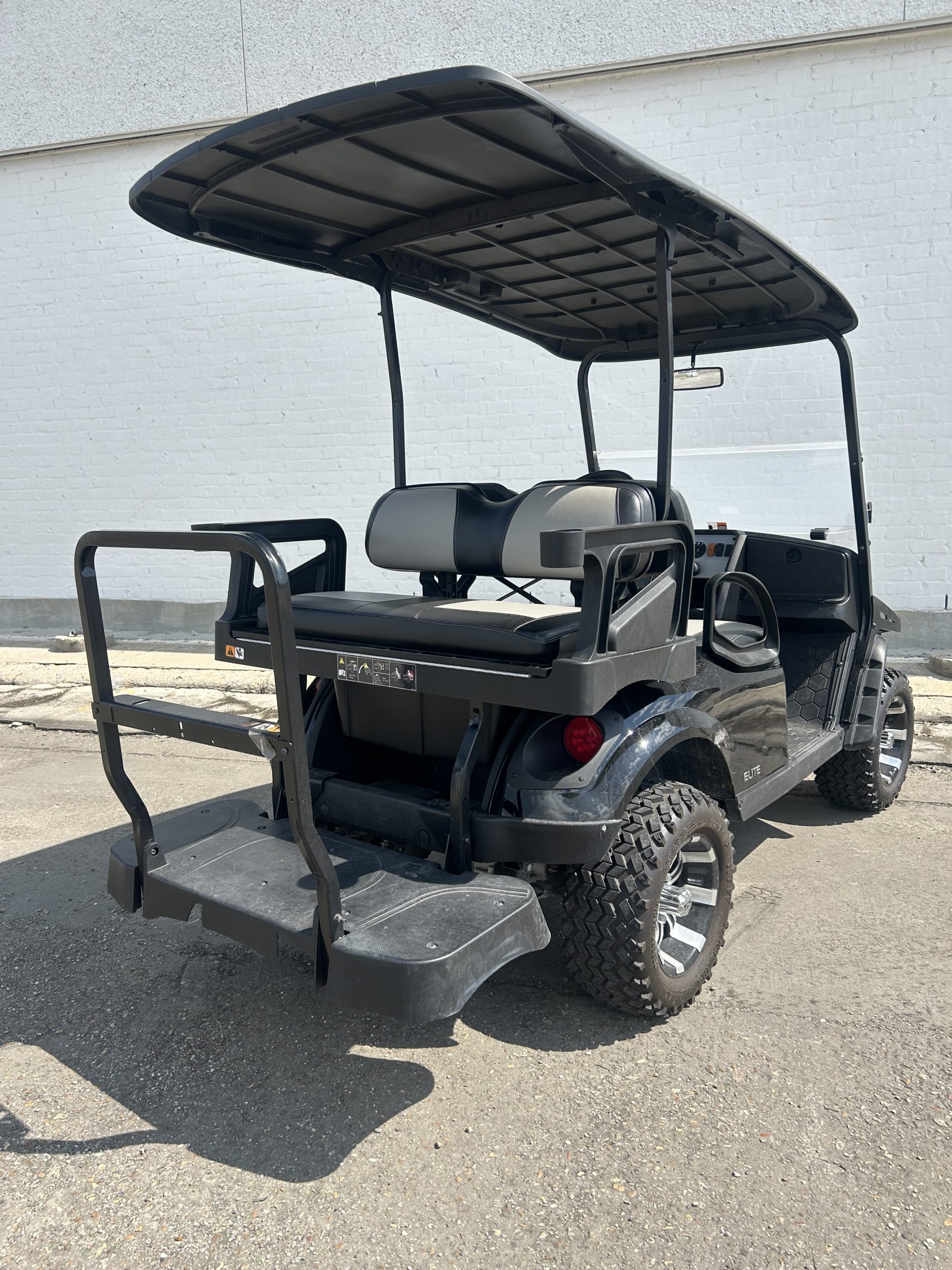2023 E-Z-GO Express 4 ELiTE Lithium (lifted)